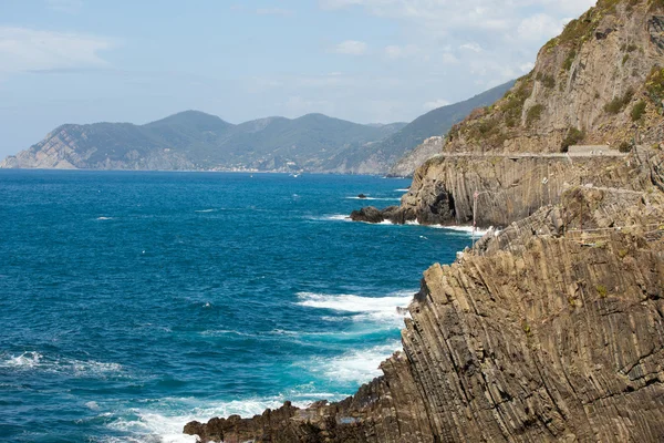 Falésias em Riomaggiore. Cinque Terre, Liguria, Itália — Fotografia de Stock