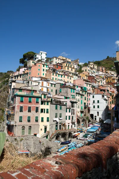 Riomaggiore - una de las ciudades de Cinque Terre en italia — Foto de Stock
