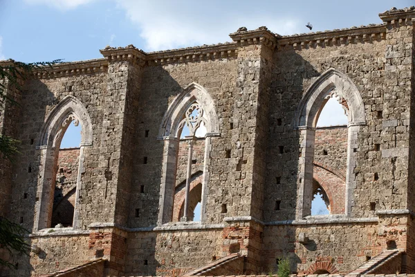 La parete laterale dell'Abbazia di San Galgano. Toscana — Foto Stock