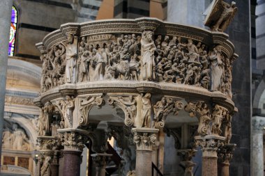 Pisa - Duomo interior. Pulpit by Giovanni Pisano clipart