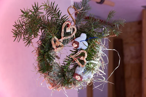 Decorações de Natal ecológicas, feitas à mão de feno — Fotografia de Stock