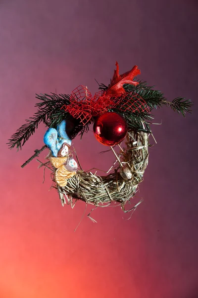 Umweltfreundliche Weihnachtsdekoration, handgefertigt aus Heu — Stockfoto