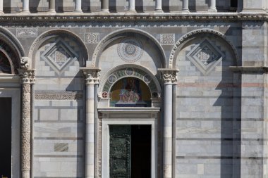 Pisa - Piazza dei Miracoli 'deki Aziz John Kilisesi