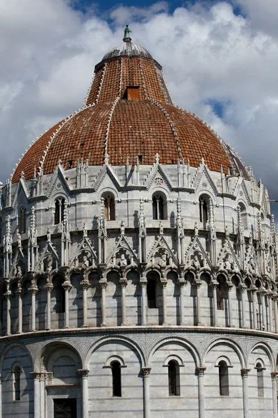 Pisa - Bautismo de San Juan en la Piazza dei Miracoli — Foto de Stock