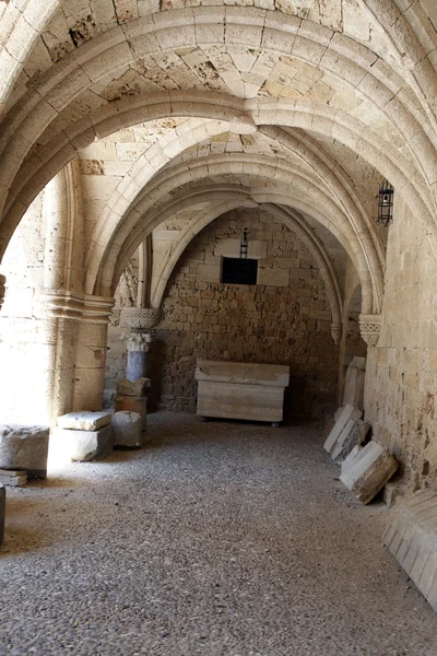Rhodos - den medeltida byggnaden av sjukhuset av riddarna. — Stockfoto