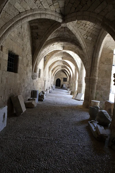 Rhodes - das mittelalterliche Gebäude des Ritterspitals. — Stockfoto