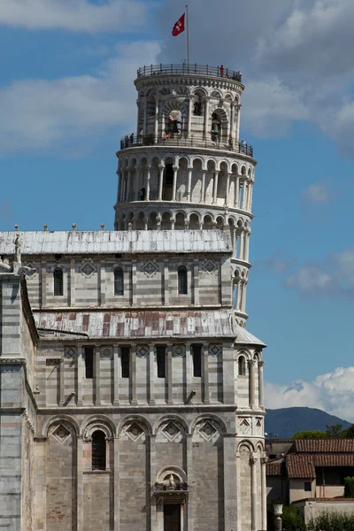 Pisa - Schiefer Turm und Dom auf der Piazza dei Miracoli — Stockfoto
