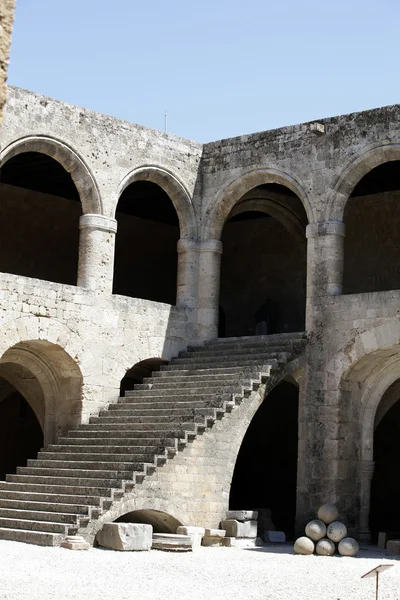 Ρόδος - μεσαιωνικό κτήριο του Νοσοκομείου των Ιπποτών. — Φωτογραφία Αρχείου