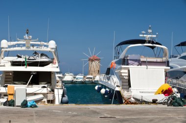 Mandraki Limanı, Rodos