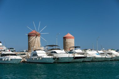 Mandraki Limanı, Rodos