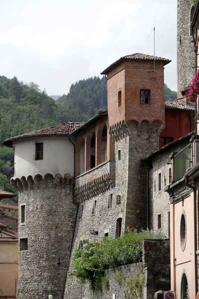 Castelnuovo di Garfagnana - Castelo de Ariosto . — Fotografia de Stock