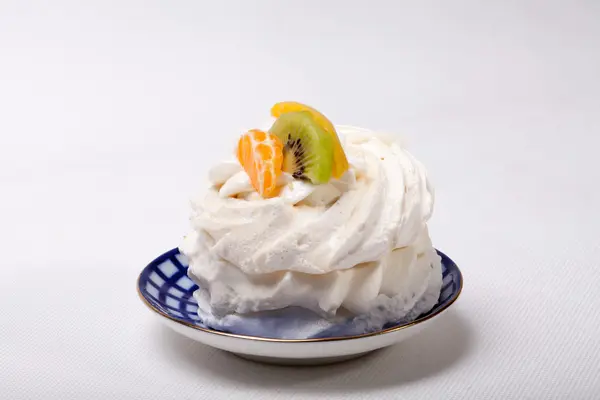 Zoete cake met fruit — Stockfoto