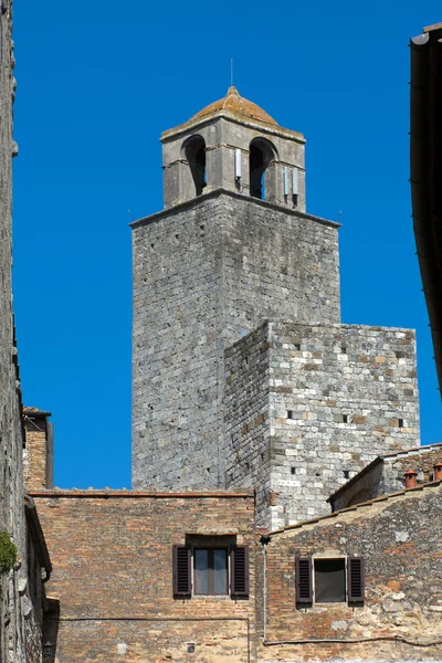 サン ・ ジミニャーノ小壁、トスカーナの町の中世の丘 — ストック写真
