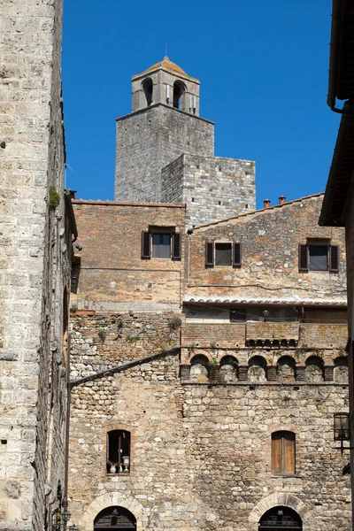 San Gimignano- small walled medieval hill town in the Tuscany — Stock Photo, Image