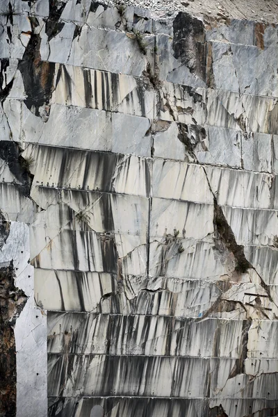 大理石采石场-apuan 阿尔卑斯山 — 图库照片