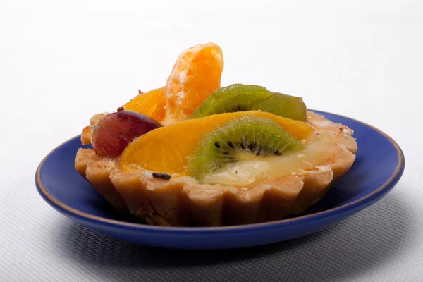 Süßer Kuchen mit Früchten — Stockfoto