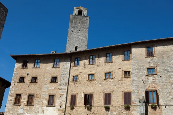 San gimignano-small ommuurde middeleeuwse heuvel plaats (town) in de Toscane — Stockfoto