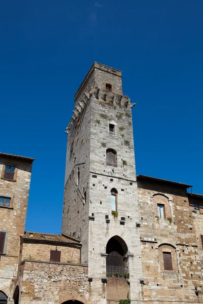 San Gimignano- pequeña ciudad medieval amurallada en la Toscana — Foto de Stock