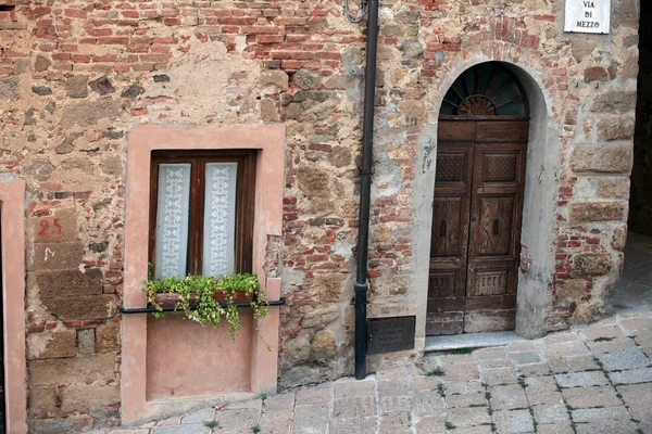 Monticchiello - Medieval village near Pienza . Tuscany. Italy — Stockfoto