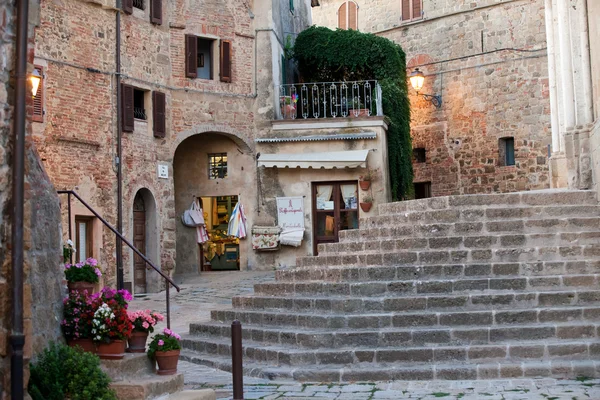 Monticchiello - Pueblo medieval cerca de Pienza. Toscana. Italia —  Fotos de Stock