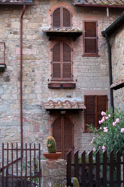 Monticchiello - Borgo medievale vicino a Pienza. Toscana. Italia — Foto Stock