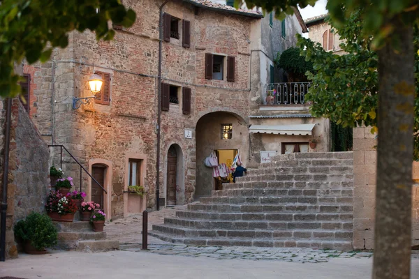 Monticchiello - średniowiecznej wiosce w pobliżu pienza. Toskania. Włochy — Zdjęcie stockowe