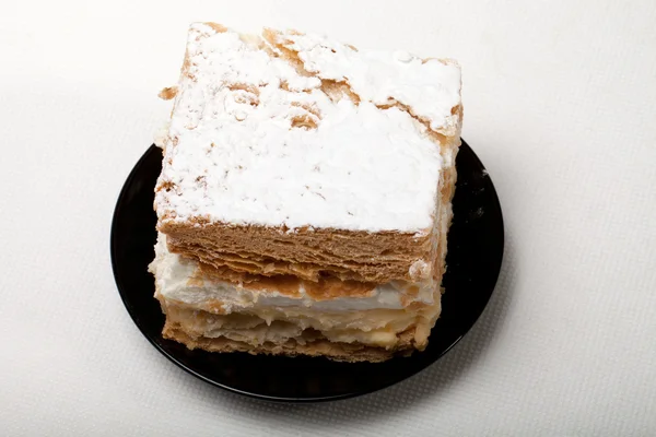 Dolce torta con crema — Foto Stock
