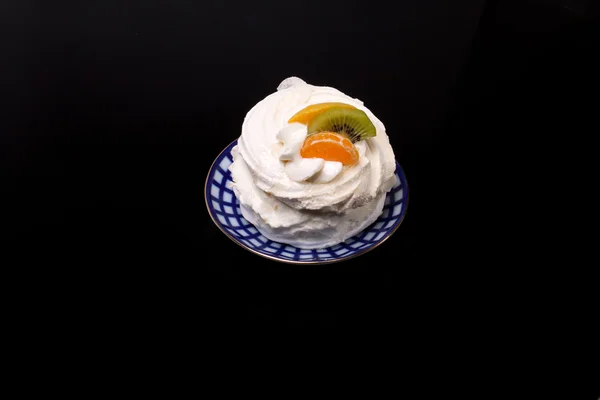 Pastel dulce con frutas —  Fotos de Stock