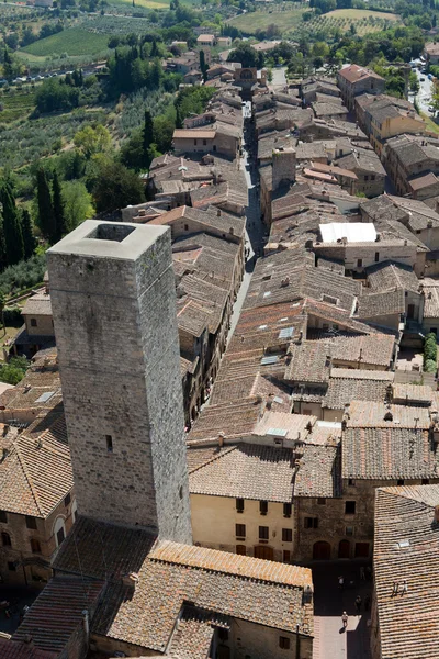 Pueblo toscano San Gimignano vista desde la torre — Foto de Stock