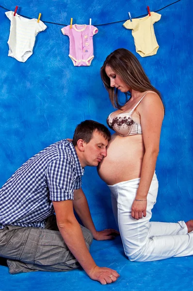 Young parents and talk about the future — Stock Photo, Image
