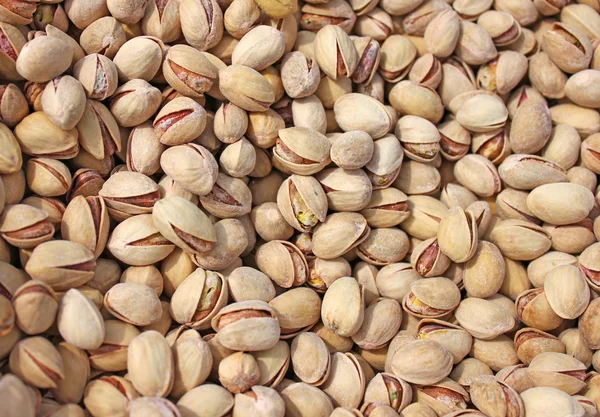 Stapel van pistache noten in schelpen — Stockfoto