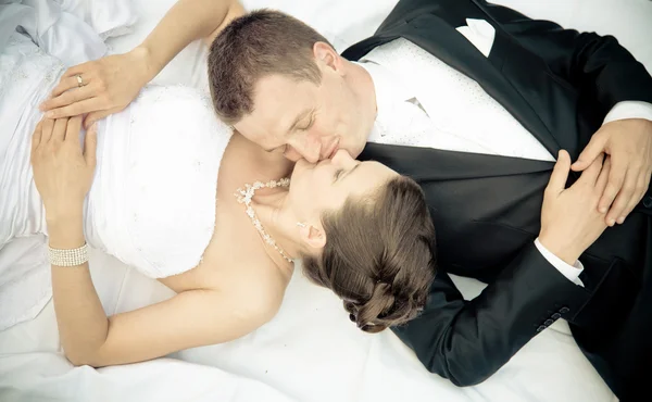 若い結婚式のカップル — ストック写真