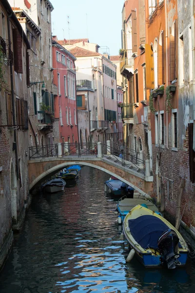 Oud huis in Venetië, Italië — Stockfoto