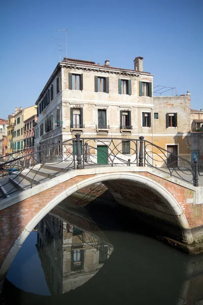 Gammalt hus i Venice, italienskt — Stockfoto