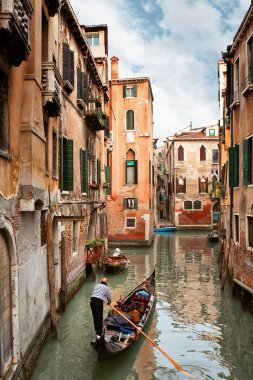 Venedik. Venedik kanalına.
