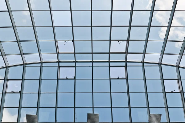Vidro e telhado de metal — Fotografia de Stock