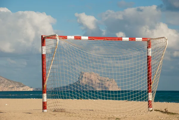 Stranden fotboll mål — Stockfoto
