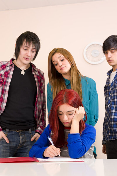 Враждебное отношение
