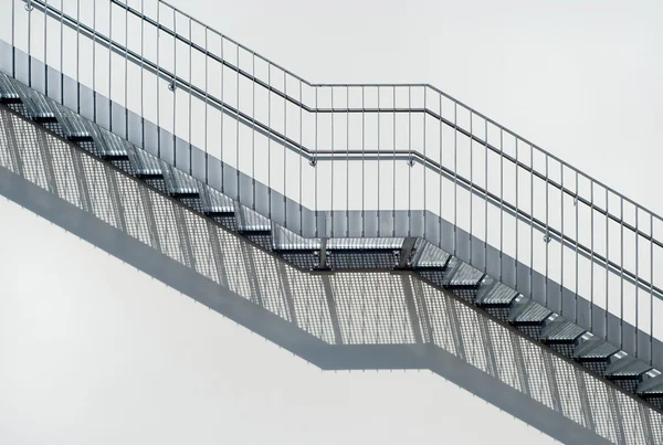 Escaleras de metal —  Fotos de Stock