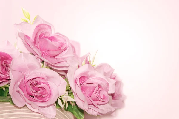 ピンクのバラとカード — ストック写真