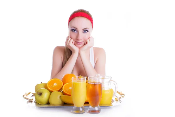 Mulher com frutas e suco — Fotografia de Stock
