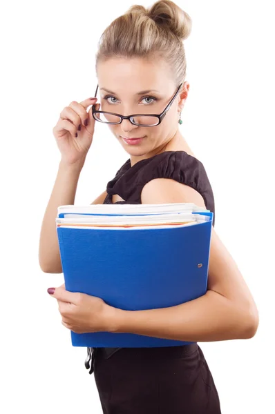 Mulher olhando através dos óculos com papéis — Fotografia de Stock