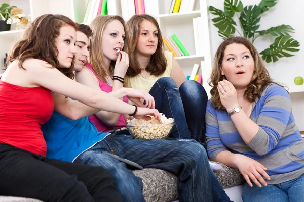 stock image Teenagers watching TV