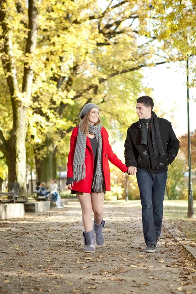 Couple in love walking — Stock Photo, Image
