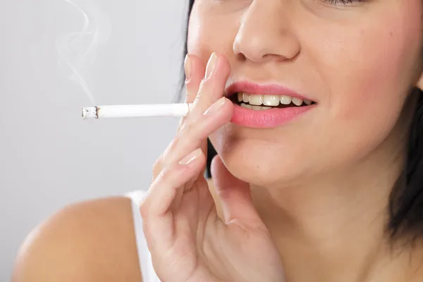 Smoking addict — Stock Photo, Image