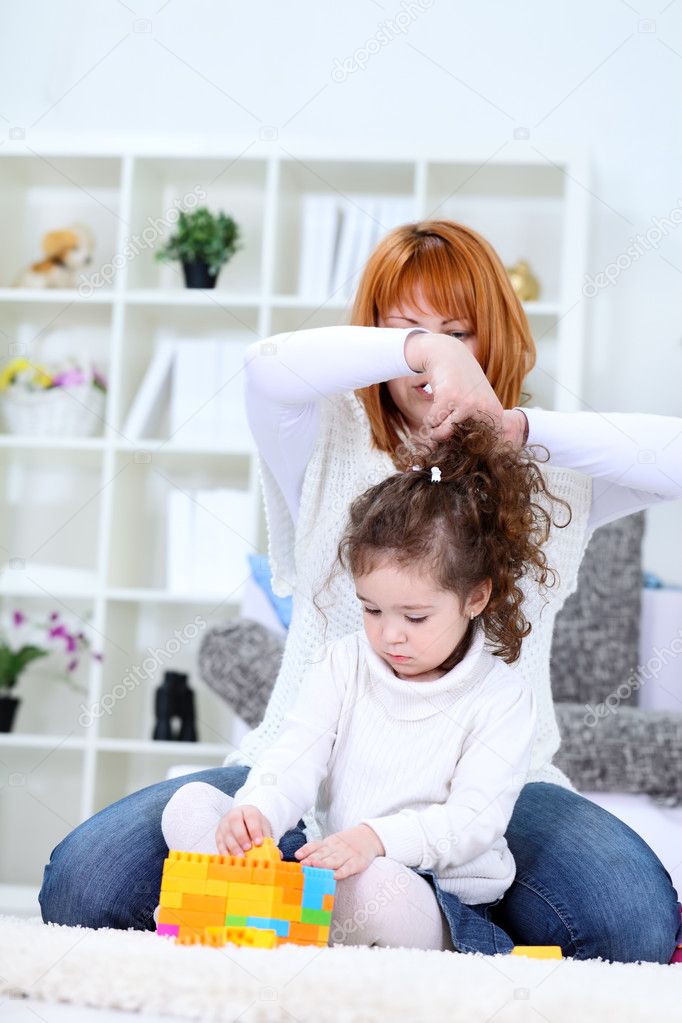 Hairstyle, mother and daughter