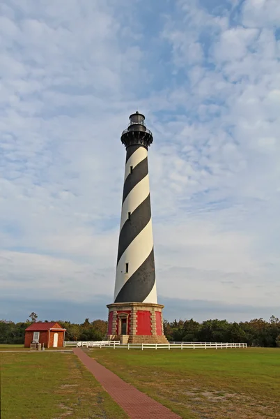 El faro de Cape Hatteras cerca de Buxton, Carolina del Norte vertica —  Fotos de Stock