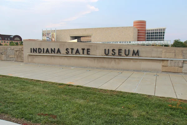 Зовнішній вигляд Індіана Державного музею в Індіанаполіс, Сполучені Штати Америки — стокове фото