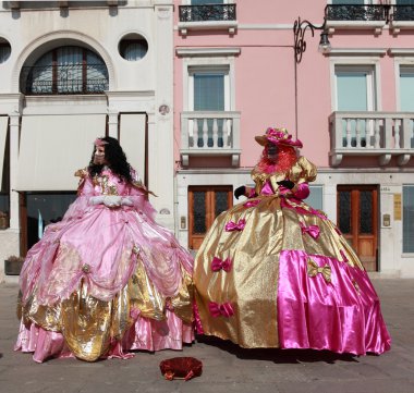 Venedik kostümleri