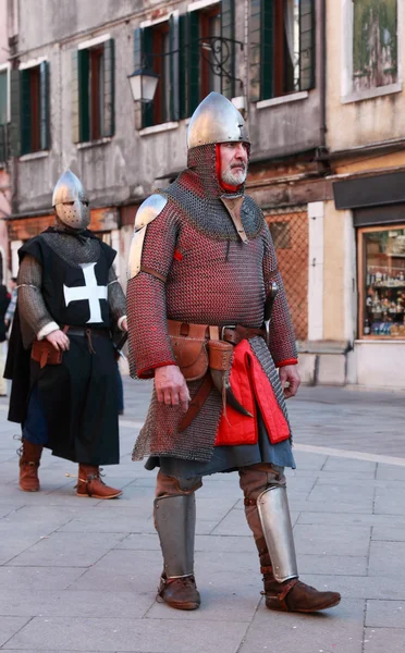 Homem medieval em armadura — Fotografia de Stock